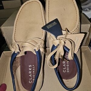 CLARKS WALLABEE Men's Tan and Navy Shoes